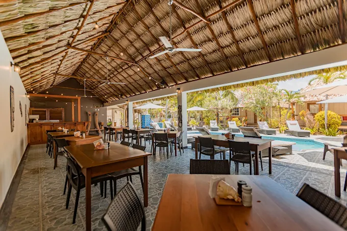 TROPICAL ESCAPE - Authentic San Pedro bar scene